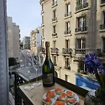 Charming Apartment In Central Paris
